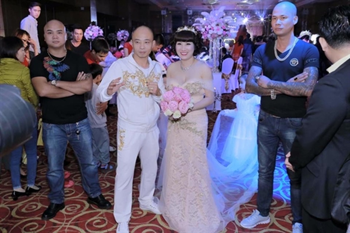 Dai gia Thai Binh chi tien ty moi 50 nghe si hat mung sinh nhat